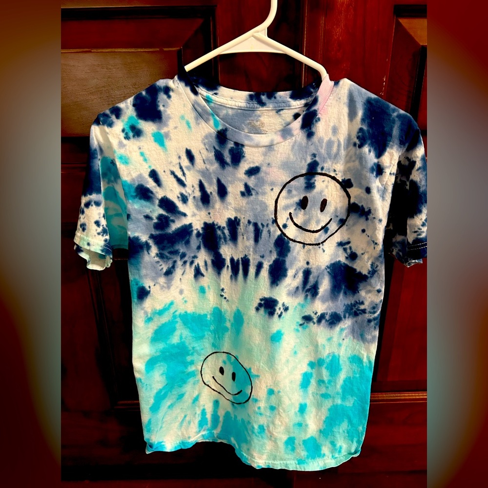 Tie dye smiley face tshirt